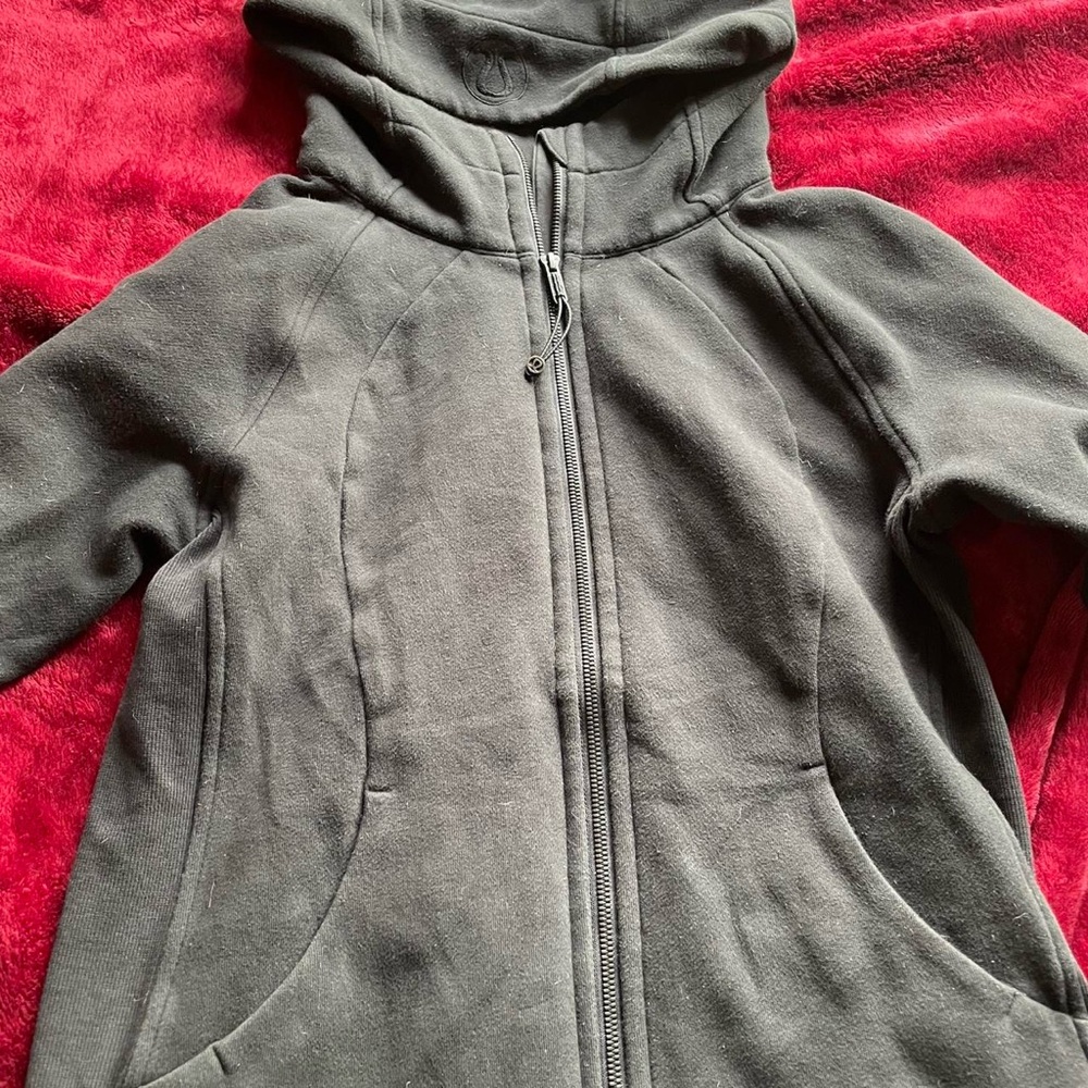 lululemon black zip up